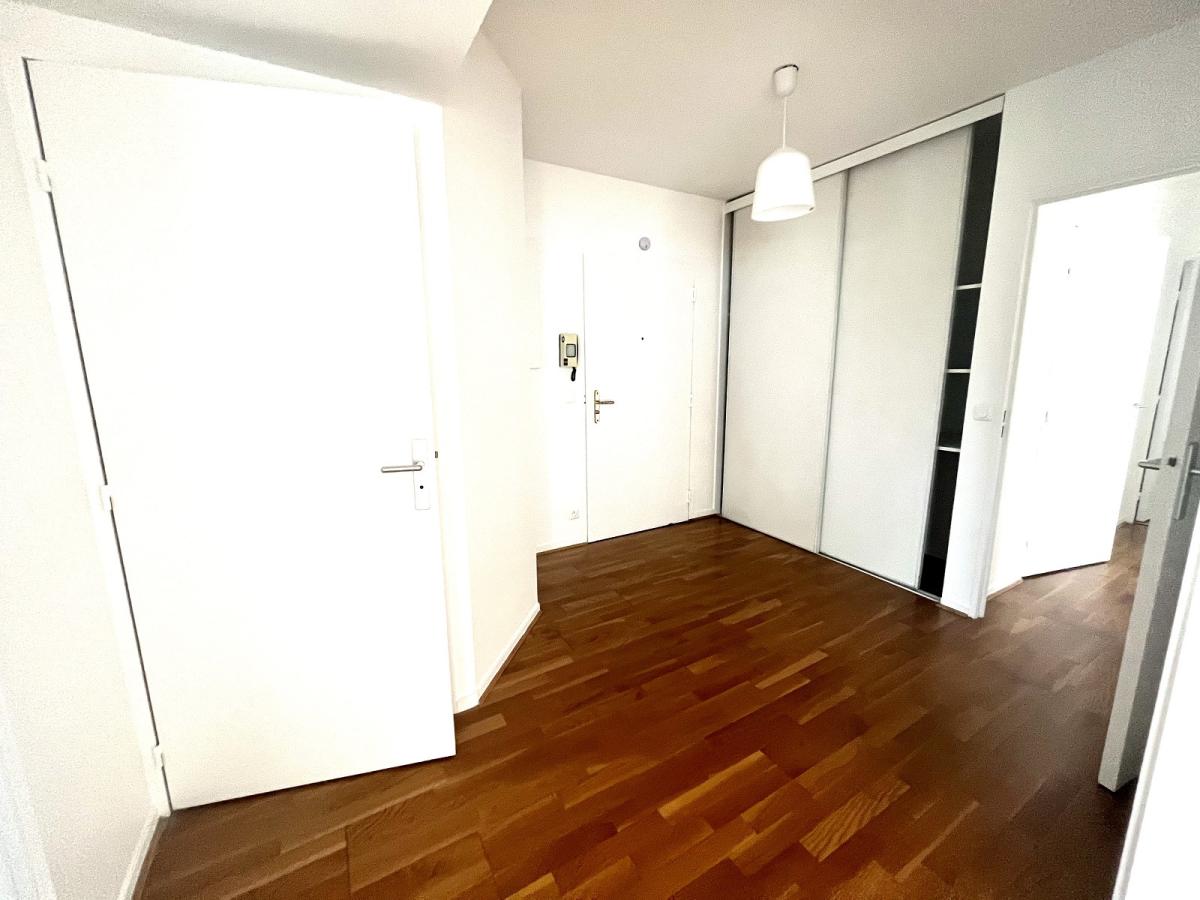 A LOUER 5 Pièces 114,87m² PARIS XVème - BALCONS- PARKING