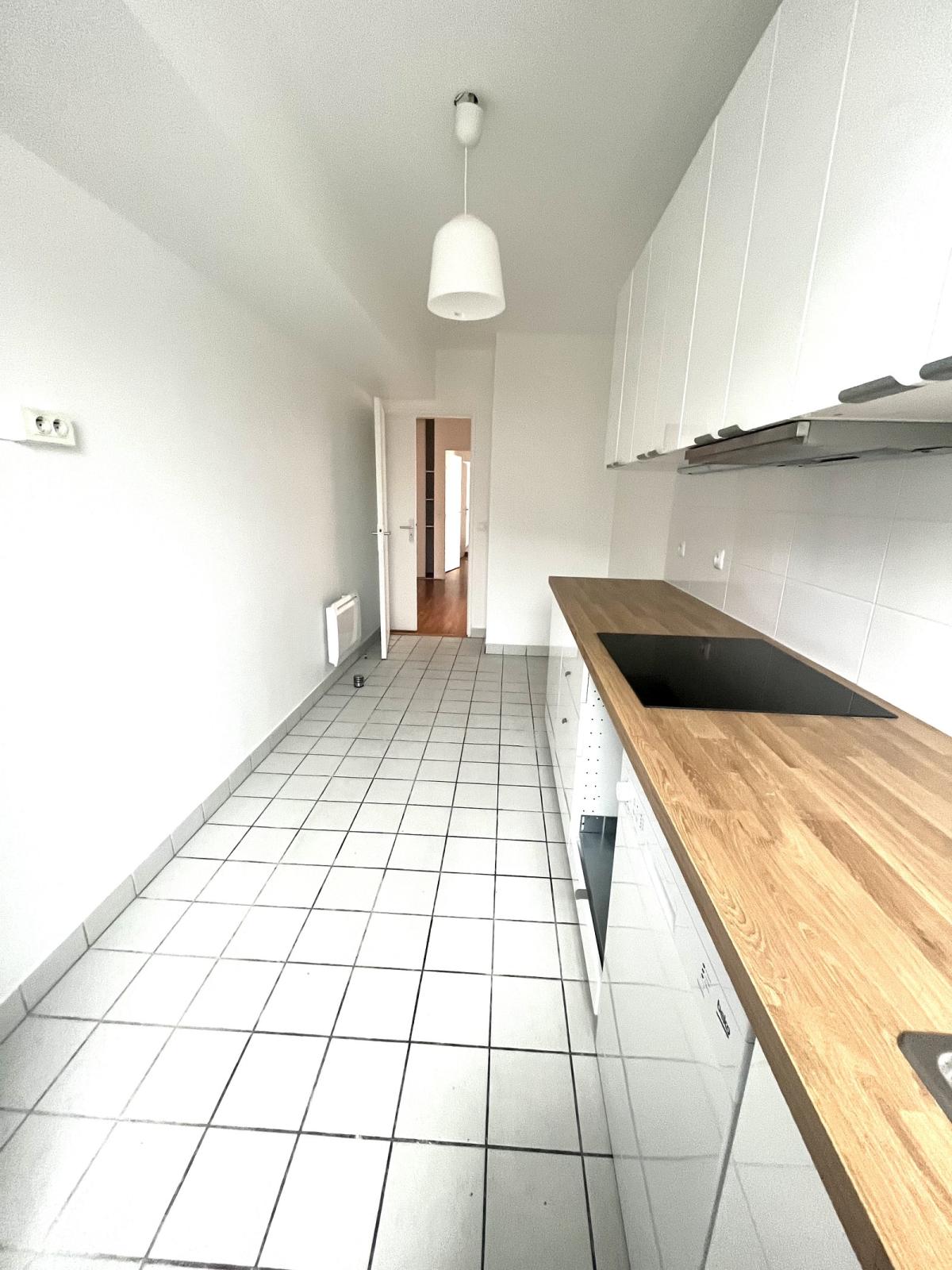 A LOUER 5 Pièces 114,87m² PARIS XVème - BALCONS- PARKING