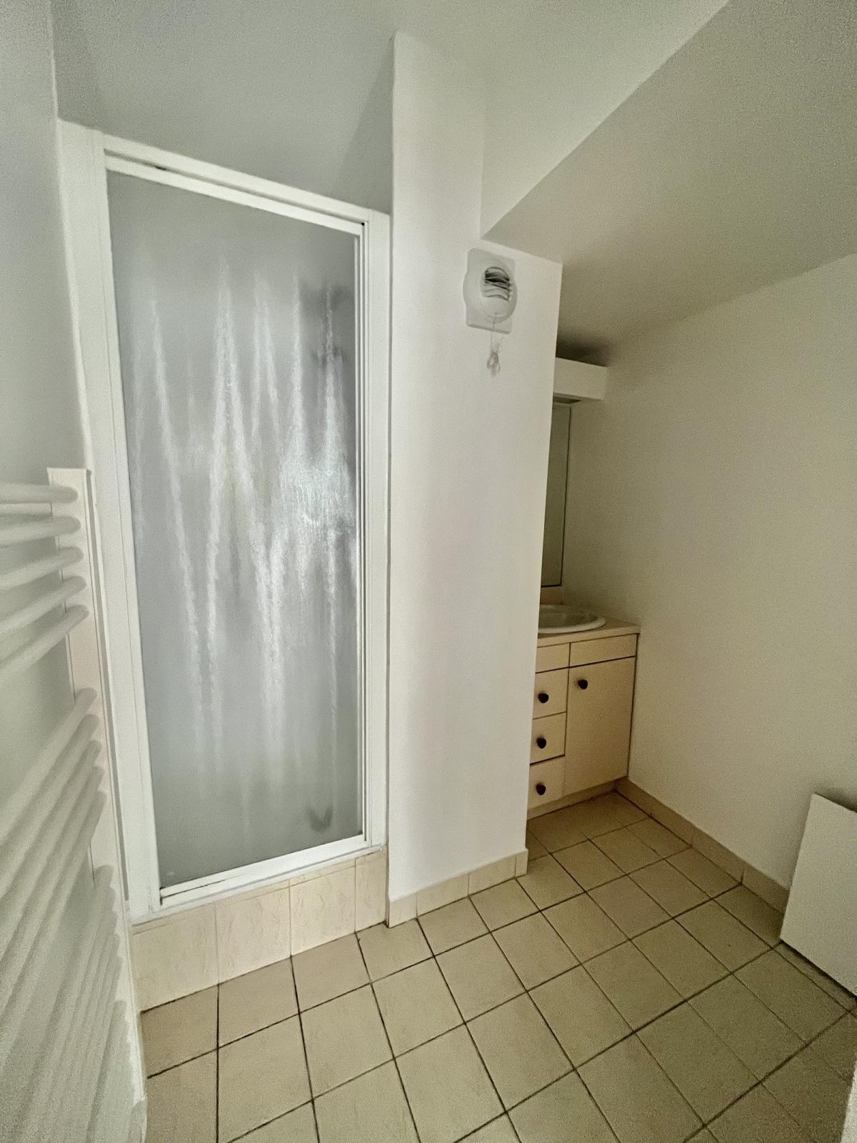 A LOUER 5 Pièces 114,87m² PARIS XVème - BALCONS- PARKING