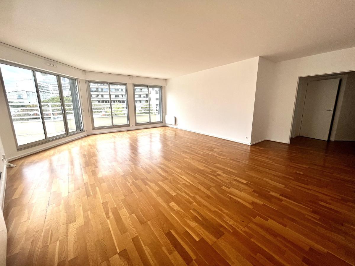 A LOUER 5 Pièces 114,87m² PARIS XVème - BALCONS- PARKING