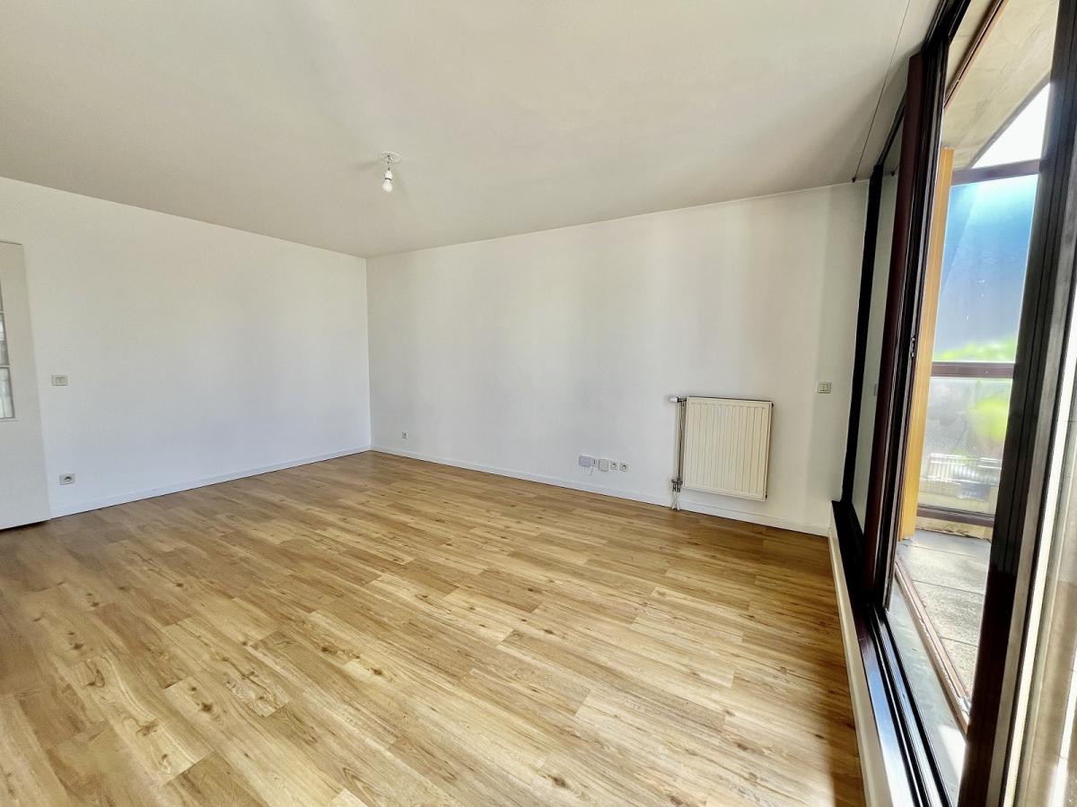 A LOUER COURBEVOIE 2 Pièces 45.42m². 92400. CAVE ET PARKING.