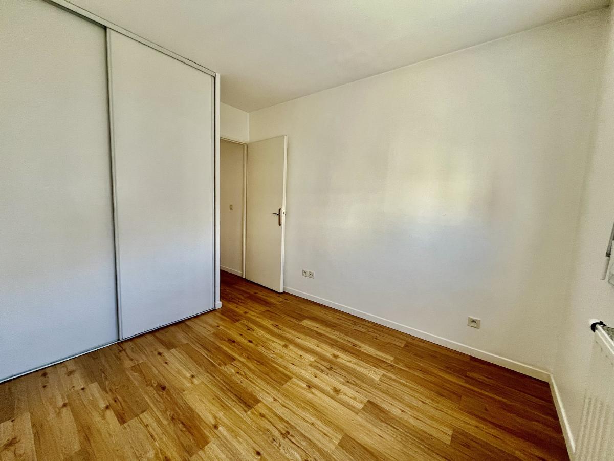 A LOUER COURBEVOIE 2 Pièces 45.42m². 92400. CAVE ET PARKING.