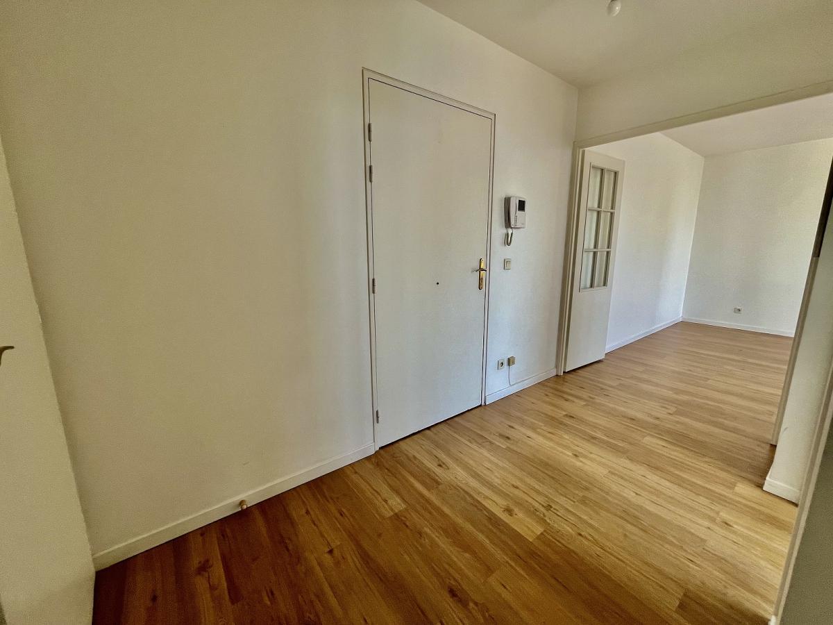 A LOUER COURBEVOIE 2 Pièces 45.42m². 92400. CAVE ET PARKING.