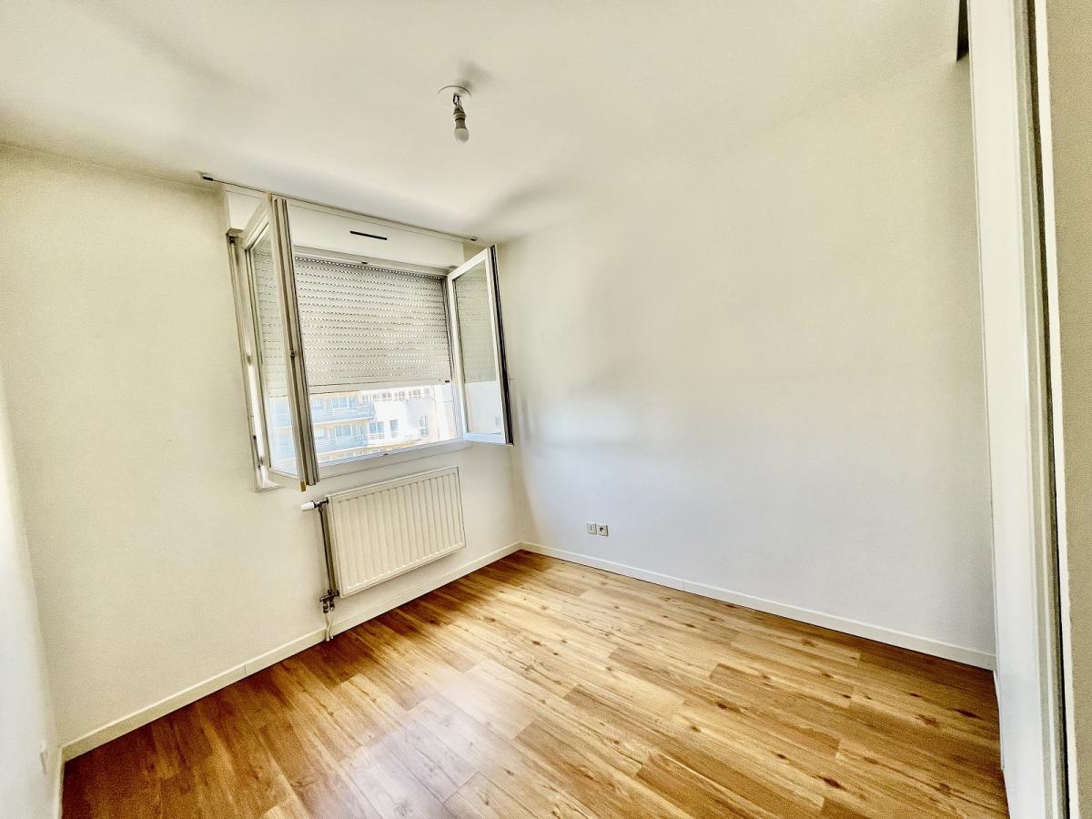 A LOUER COURBEVOIE 2 Pièces 45.42m². 92400. CAVE ET PARKING.