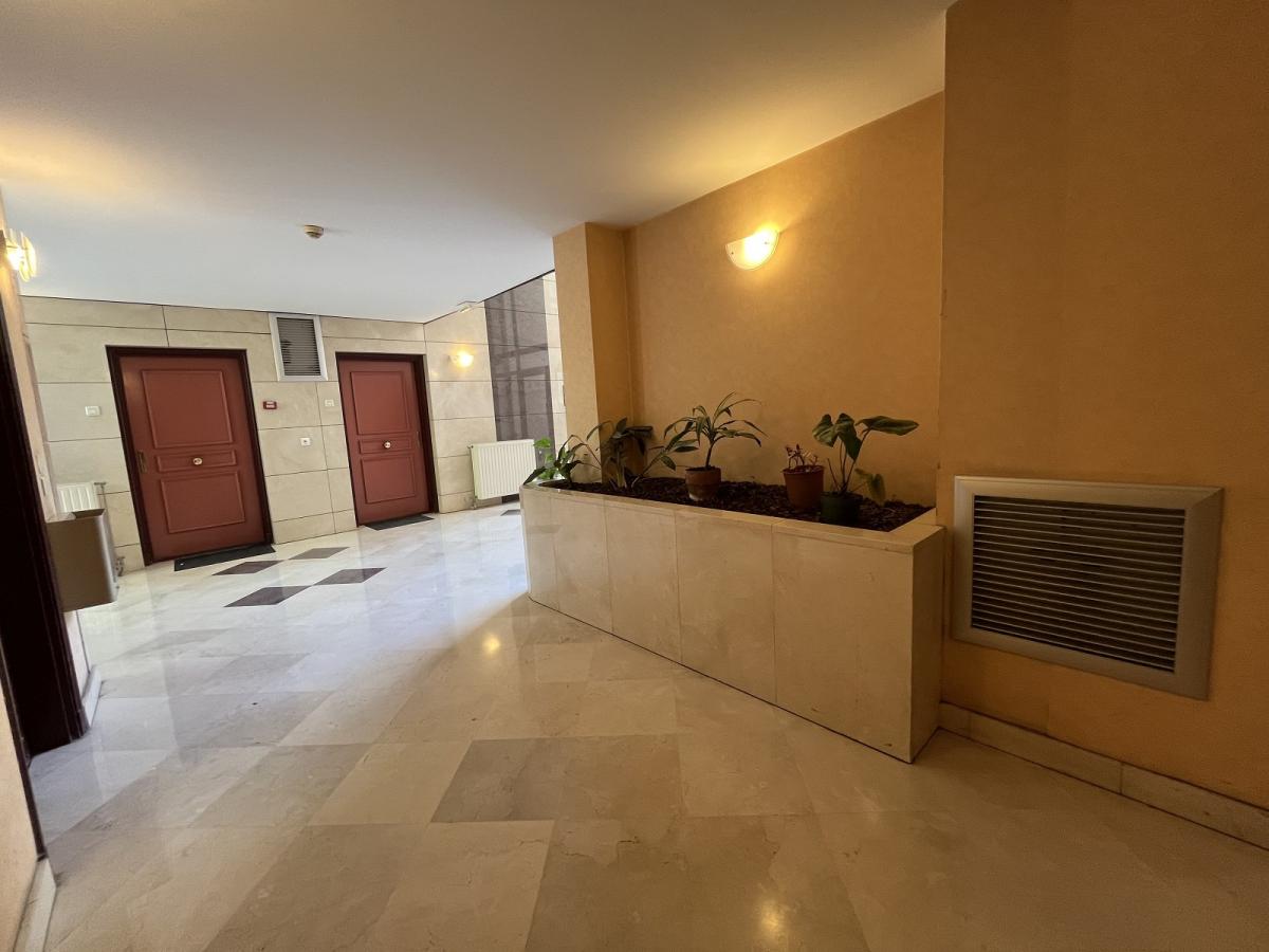 A LOUER COURBEVOIE 2 Pièces 45.42m². 92400. CAVE ET PARKING.