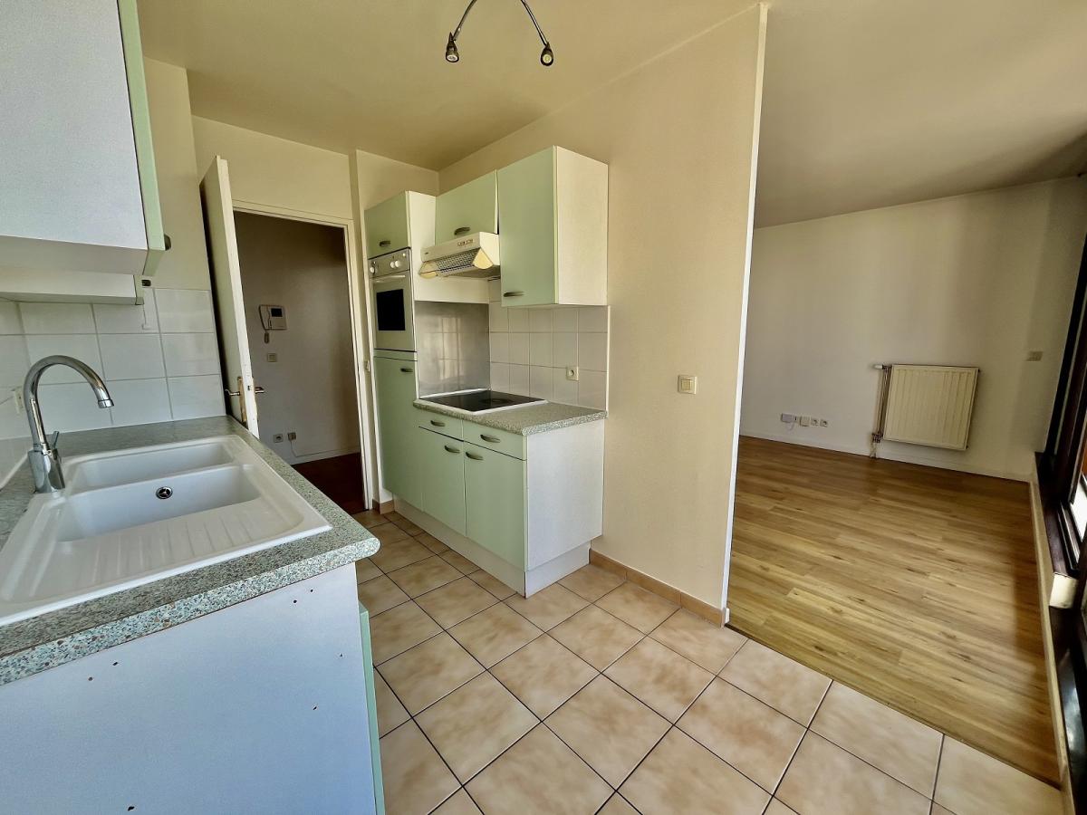 A LOUER COURBEVOIE 2 Pièces 45.42m². 92400. CAVE ET PARKING.