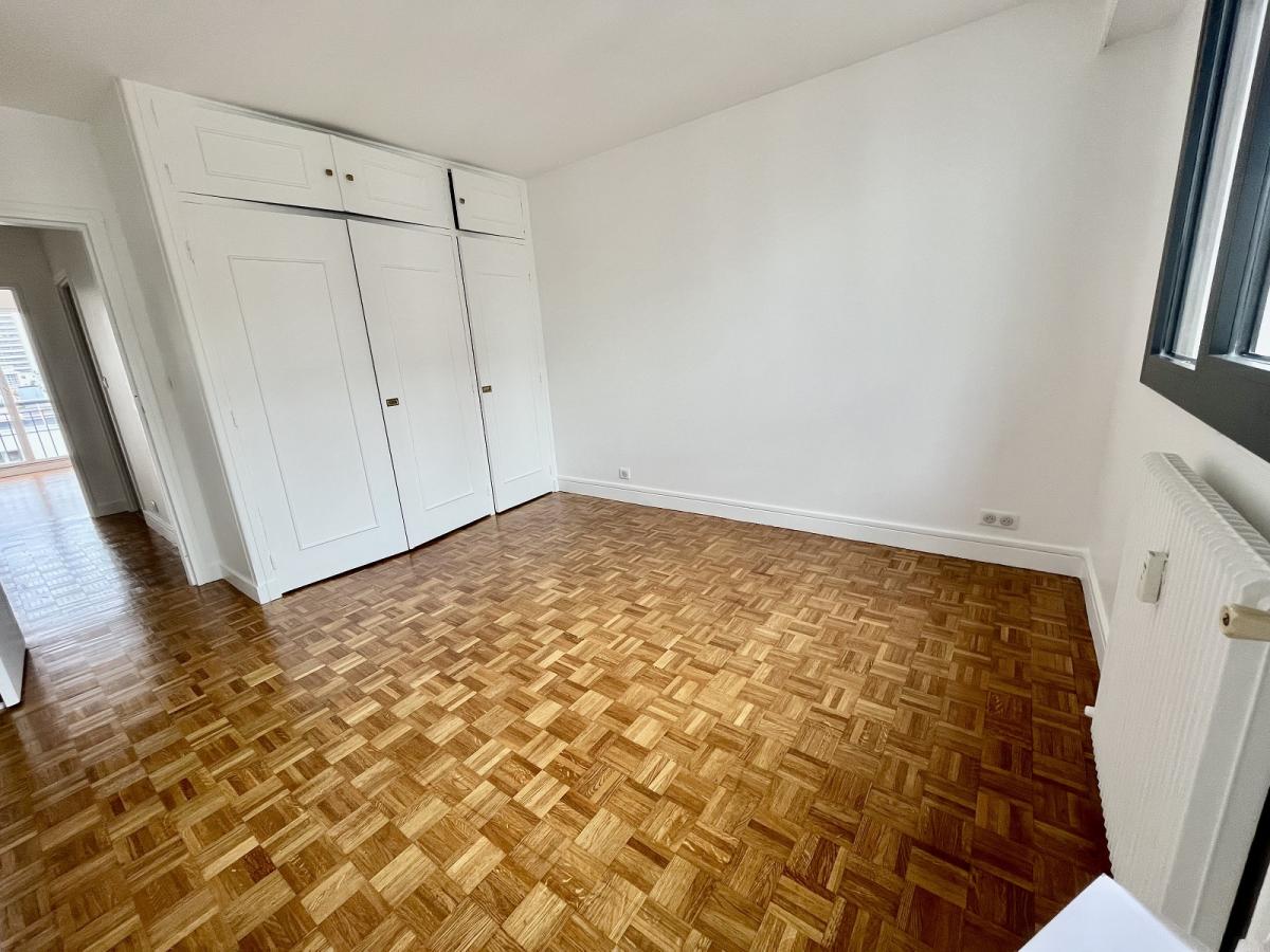 A LOUER 2 PIECES 46.05m² Paris XVème. BEAUGRENELLE