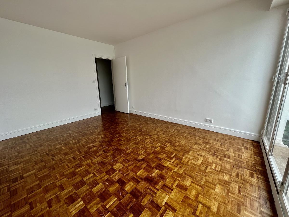 A LOUER 2 PIECES 46.05m² Paris XVème. BEAUGRENELLE