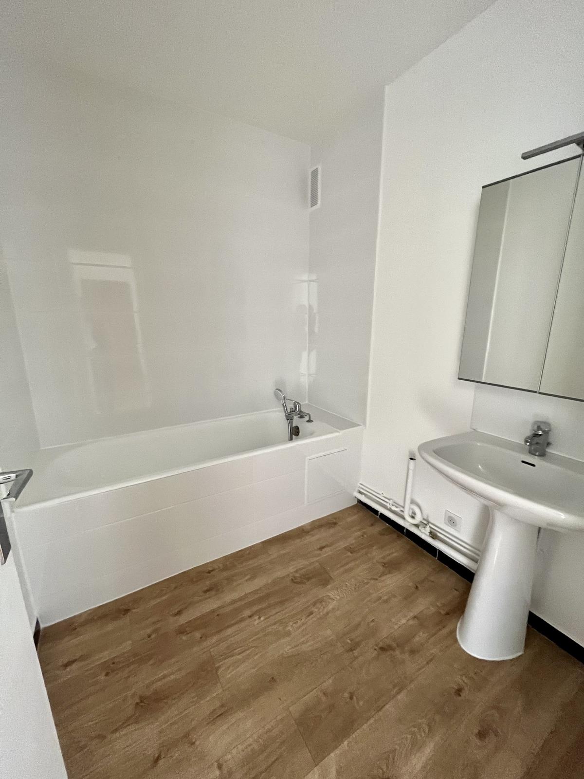 A LOUER 2 PIECES 46.05m² Paris XVème. BEAUGRENELLE