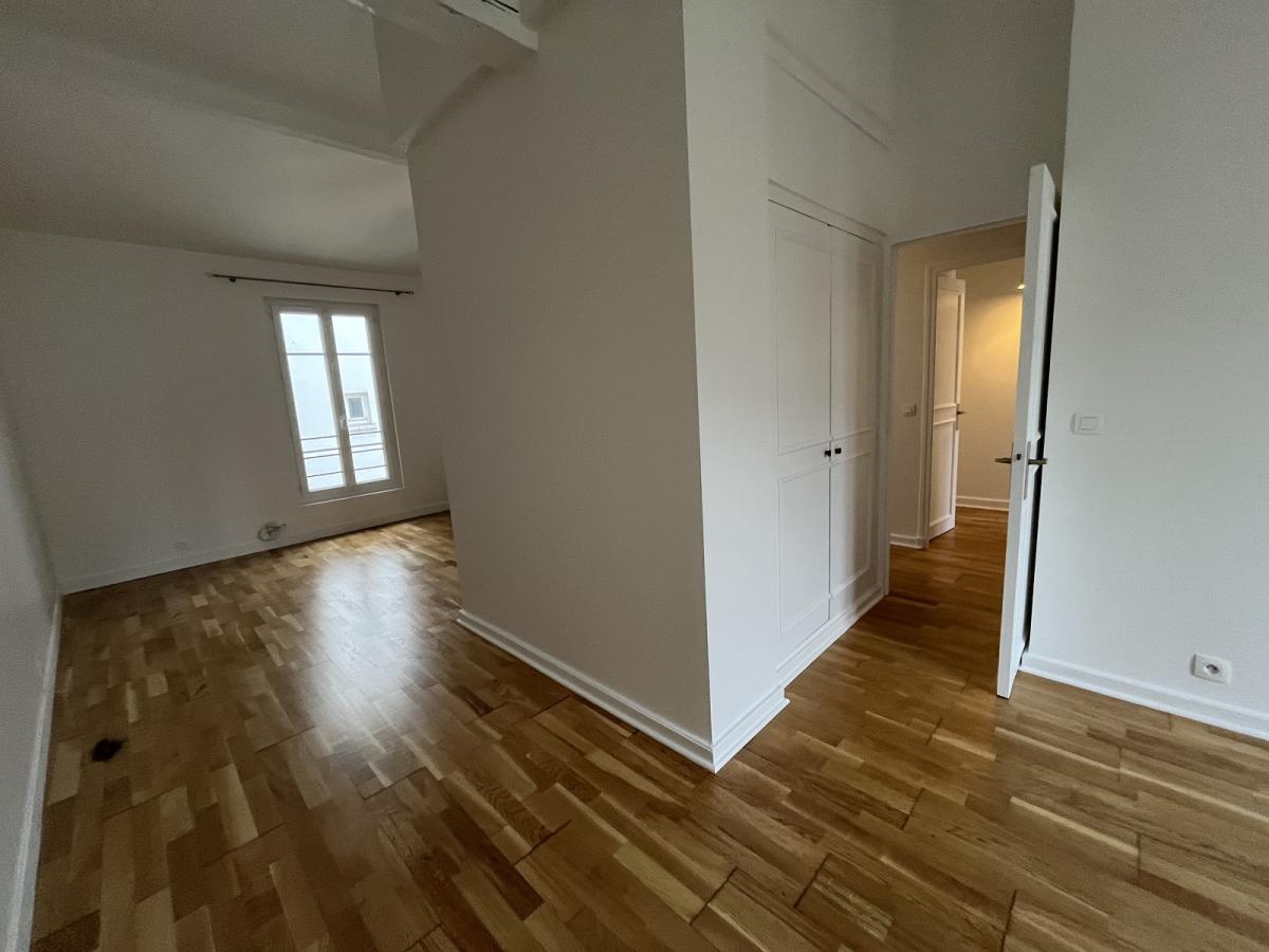 A LOUER 3 PIECES 63.36m² PARIS VIème Sèvres Babylone