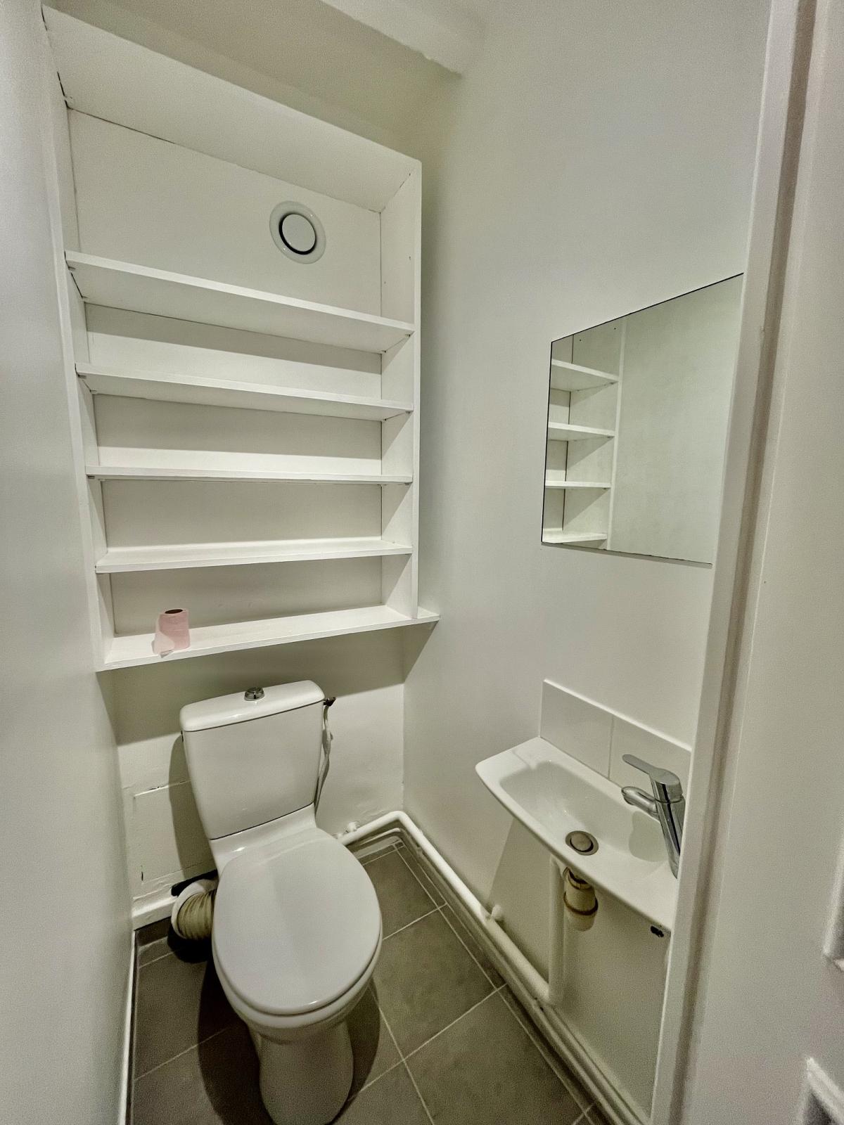 A LOUER 3 PIECES 63.36m² PARIS VIème Sèvres Babylone