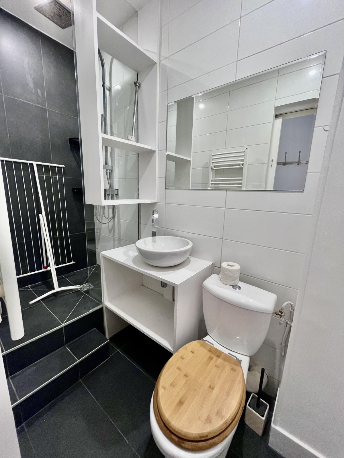 A LOUER 2 Pièces Meublé 41.77m² . 92600 ASNIERES SUR SEINE