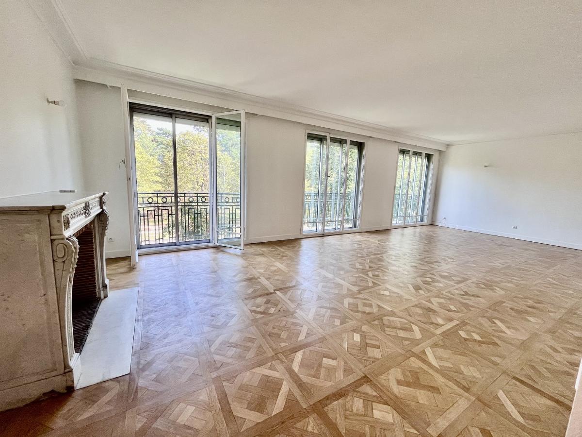 A LOUER 5 PIÈCES 111.55m² avec BALCON CAVE ET PARKING NEUILLY-SUR-SEINE – SAINT-JAMES / BOIS DE BOULOGNE