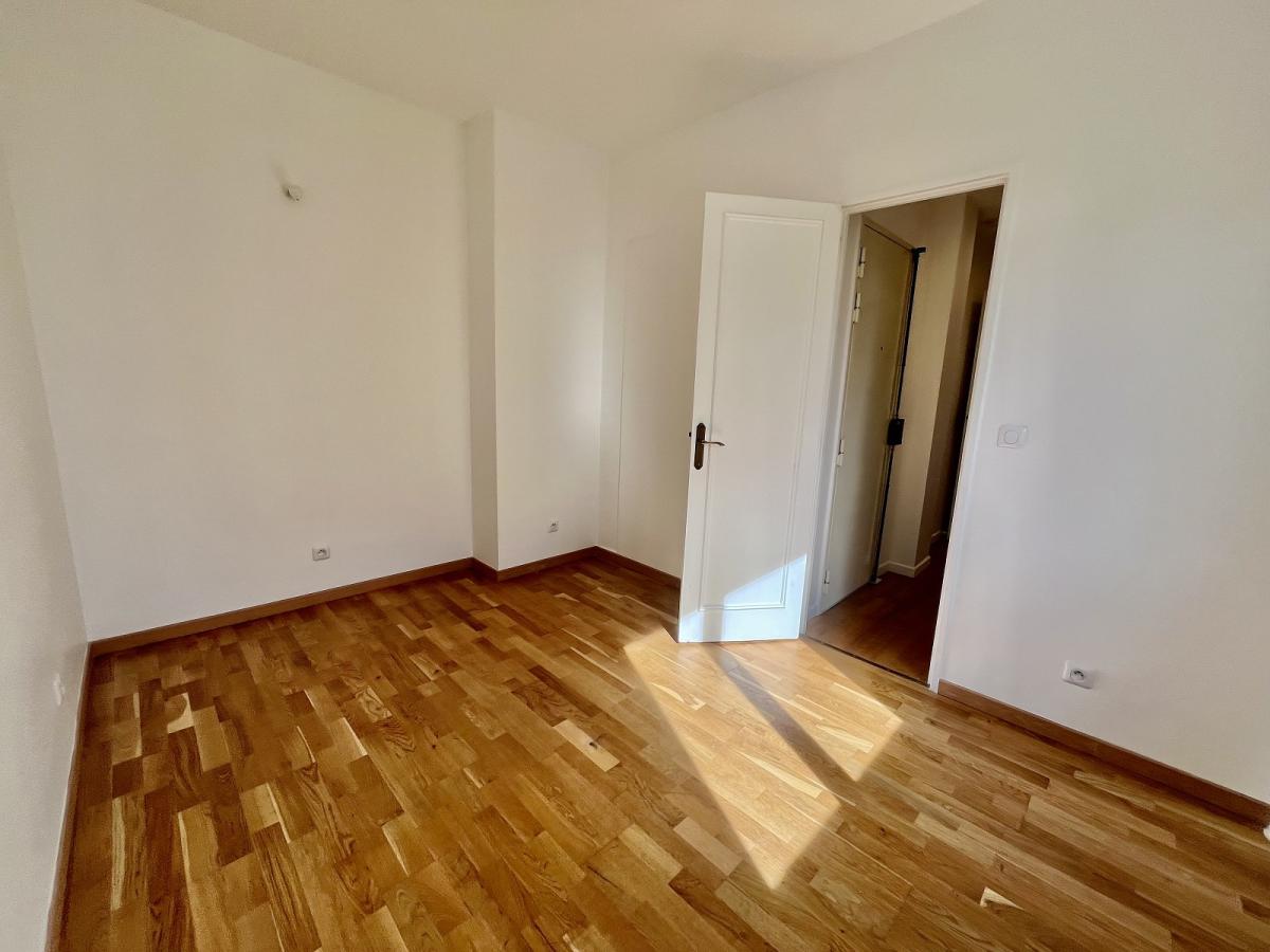 A LOUER 5 PIÈCES 111.55m² avec BALCON CAVE ET PARKING NEUILLY-SUR-SEINE – SAINT-JAMES / BOIS DE BOULOGNE