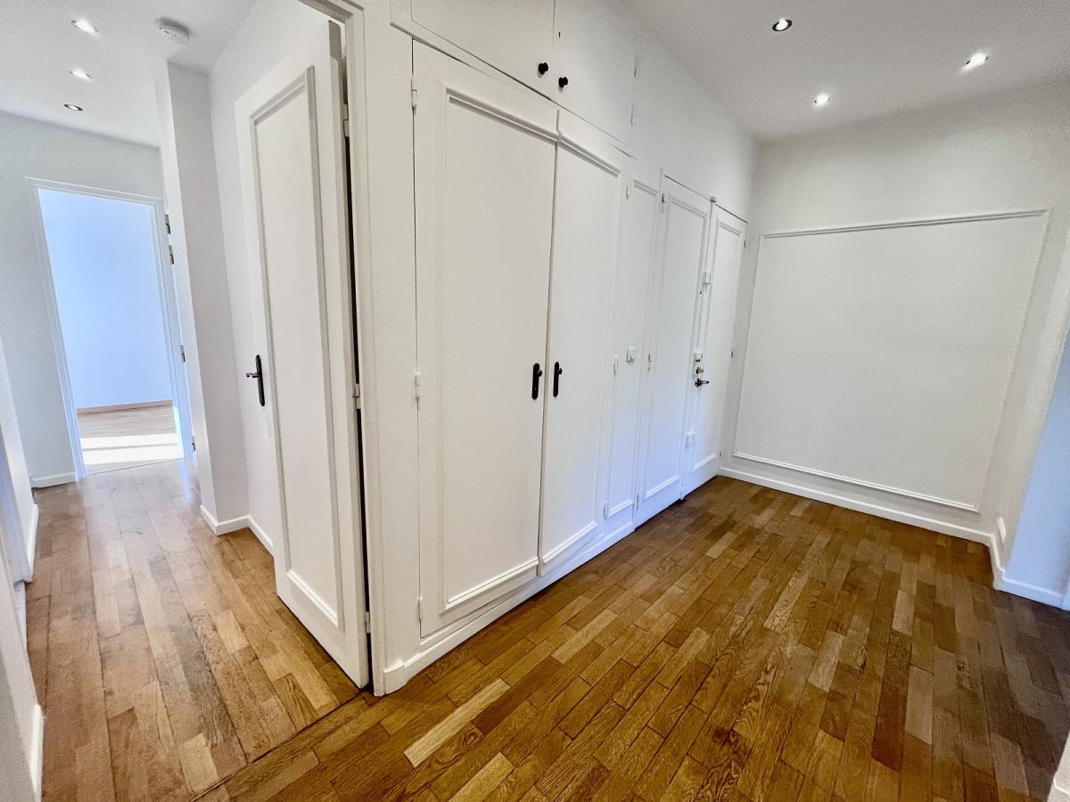 A LOUER 5 PIÈCES 111.55m² avec BALCON CAVE ET PARKING NEUILLY-SUR-SEINE – SAINT-JAMES / BOIS DE BOULOGNE
