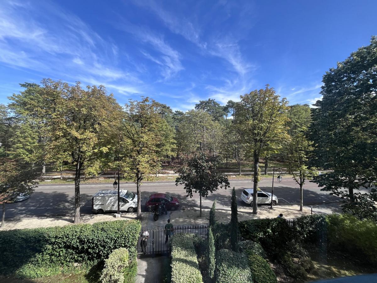 A LOUER 5 PIÈCES 111.55m² avec BALCON CAVE ET PARKING NEUILLY-SUR-SEINE – SAINT-JAMES / BOIS DE BOULOGNE