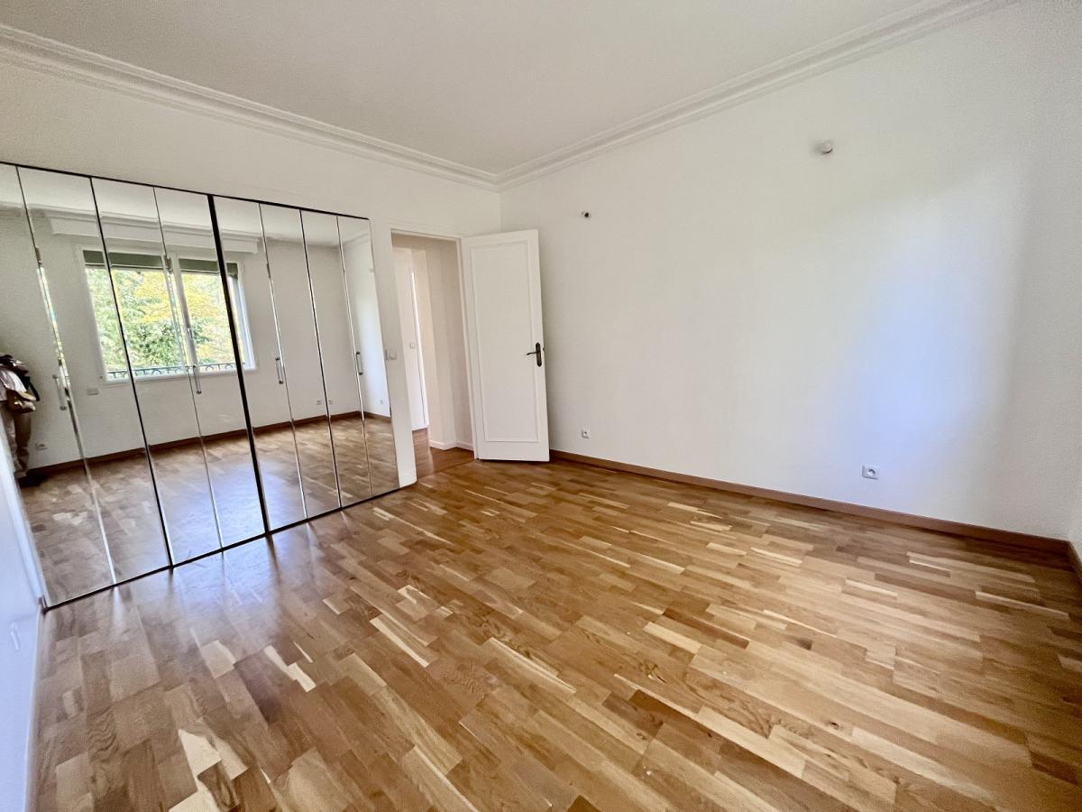 A LOUER 5 PIÈCES 111.55m² avec BALCON CAVE ET PARKING NEUILLY-SUR-SEINE – SAINT-JAMES / BOIS DE BOULOGNE
