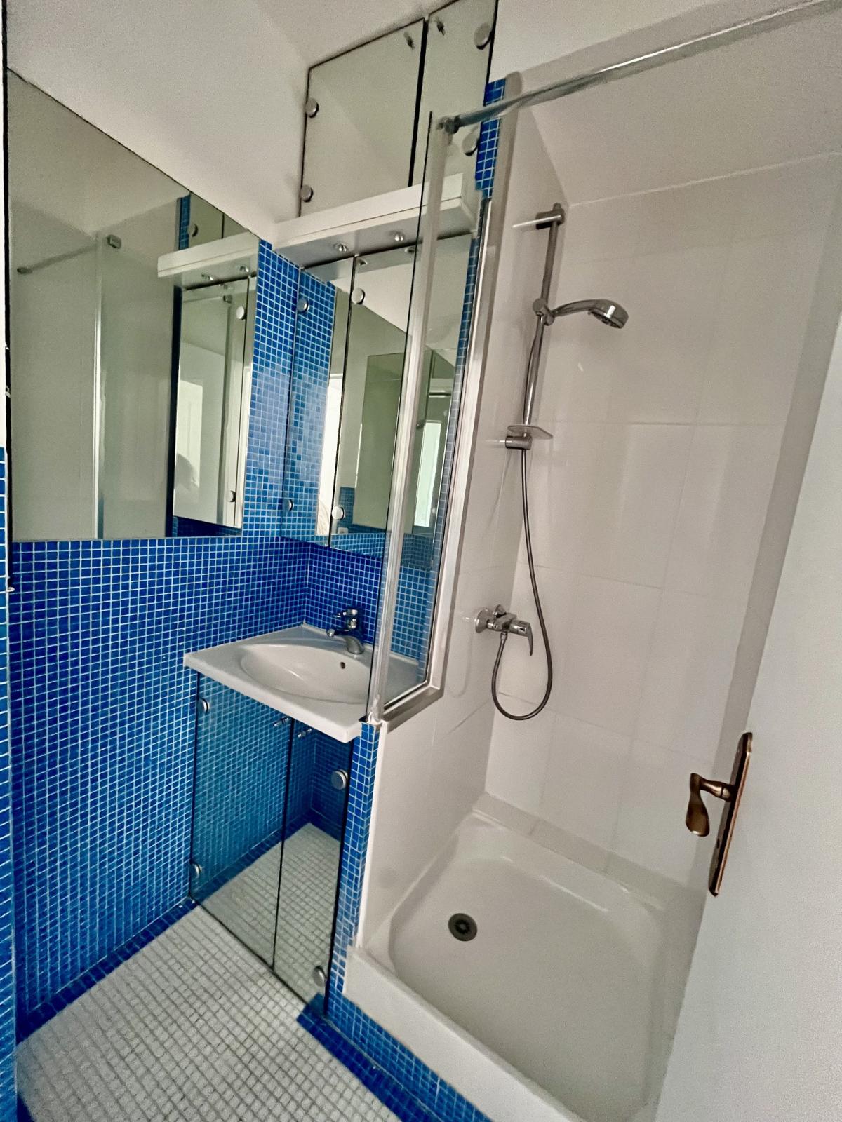 A LOUER 5 PIÈCES 111.55m² avec BALCON CAVE ET PARKING NEUILLY-SUR-SEINE – SAINT-JAMES / BOIS DE BOULOGNE