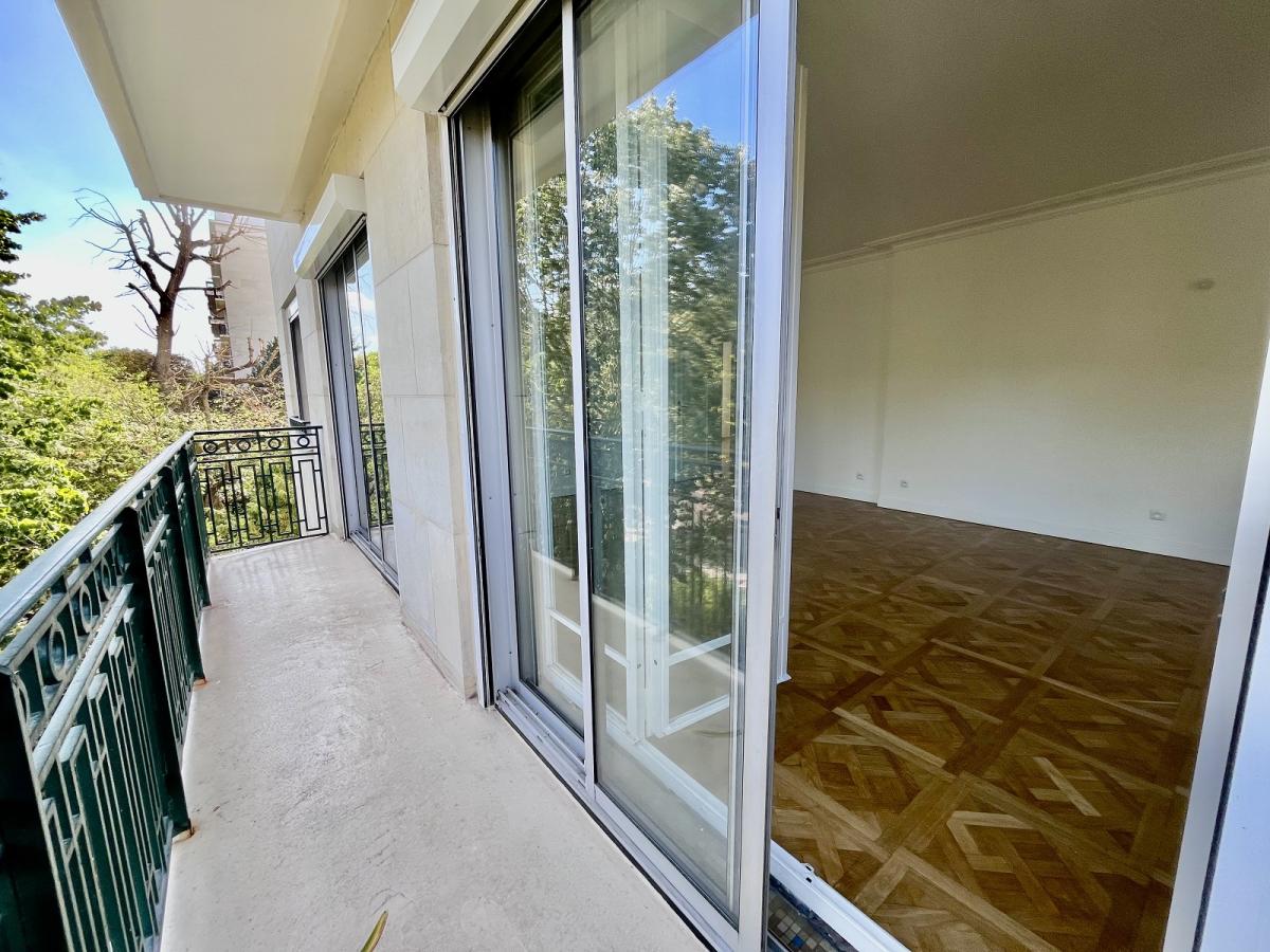 A LOUER 5 PIÈCES 111.55m² avec BALCON CAVE ET PARKING NEUILLY-SUR-SEINE – SAINT-JAMES / BOIS DE BOULOGNE