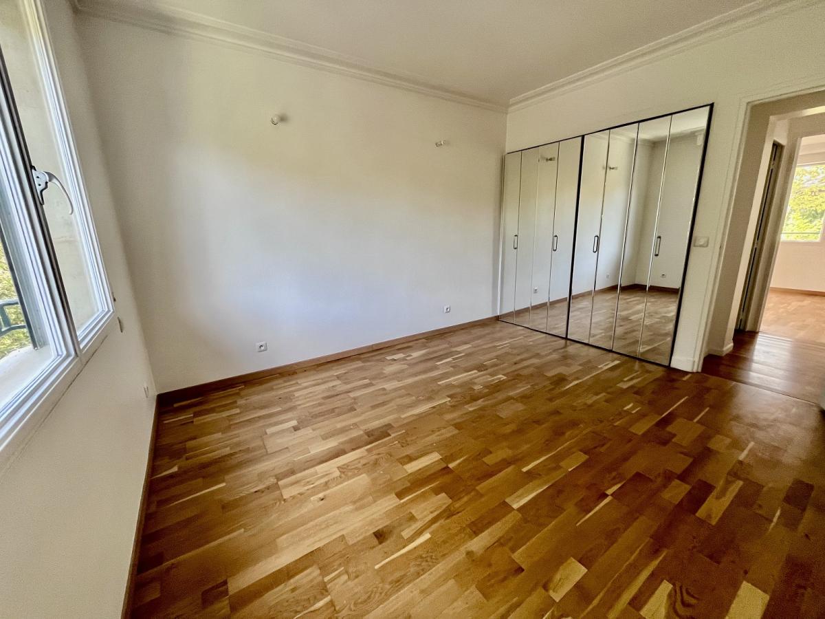 A LOUER 5 PIÈCES 111.55m² avec BALCON CAVE ET PARKING NEUILLY-SUR-SEINE – SAINT-JAMES / BOIS DE BOULOGNE