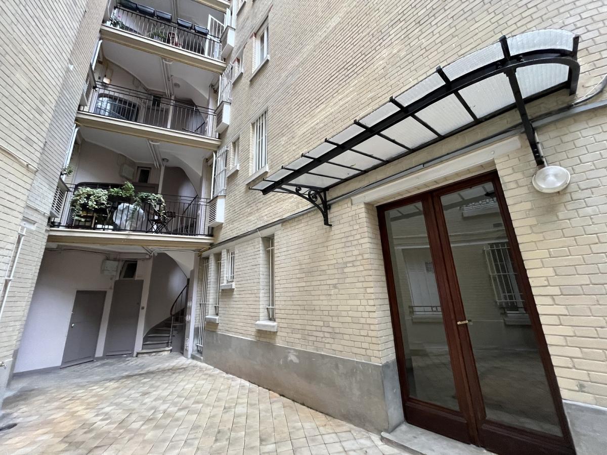 PARIS XVIIème  Villliers STUDIO 21,69m² 