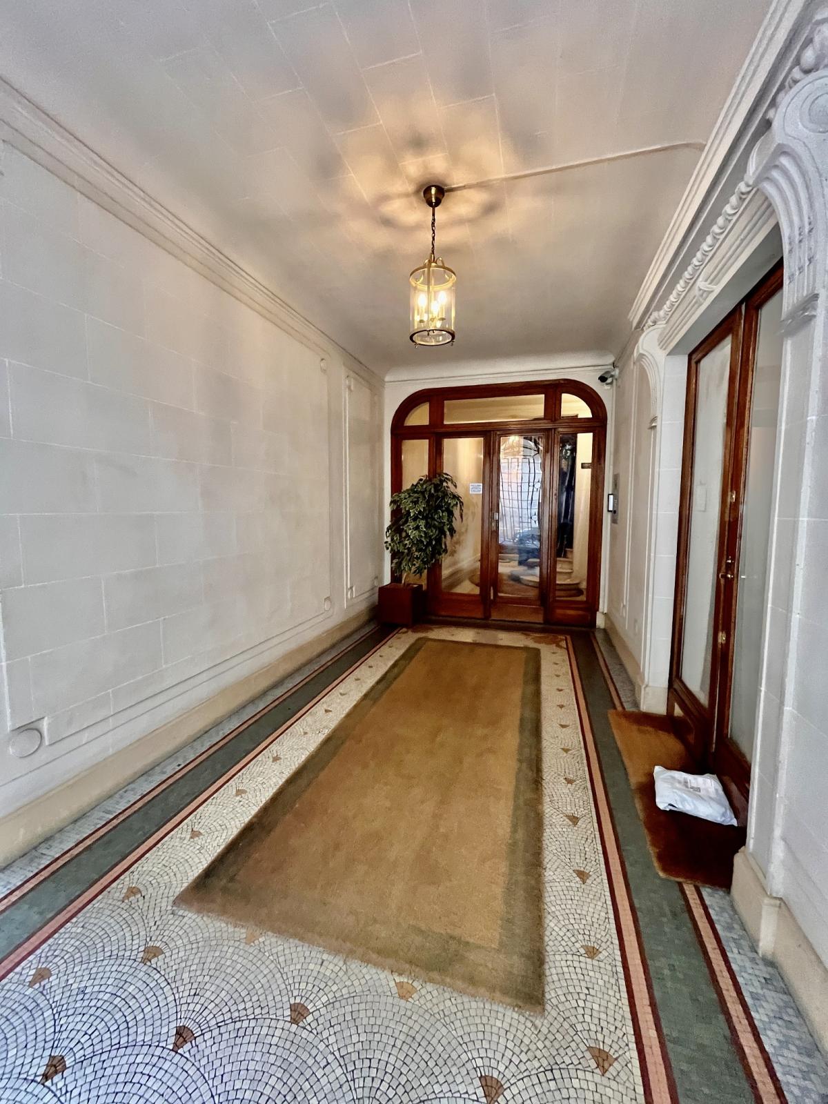 PARIS XVIIème  Villliers STUDIO 21,69m² 
