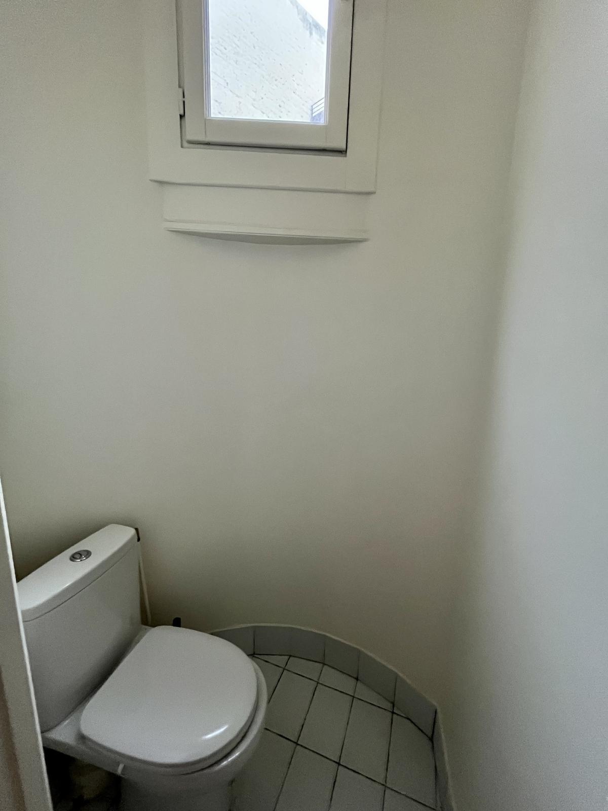PARIS XVIIème  Villliers STUDIO 21,69m² 