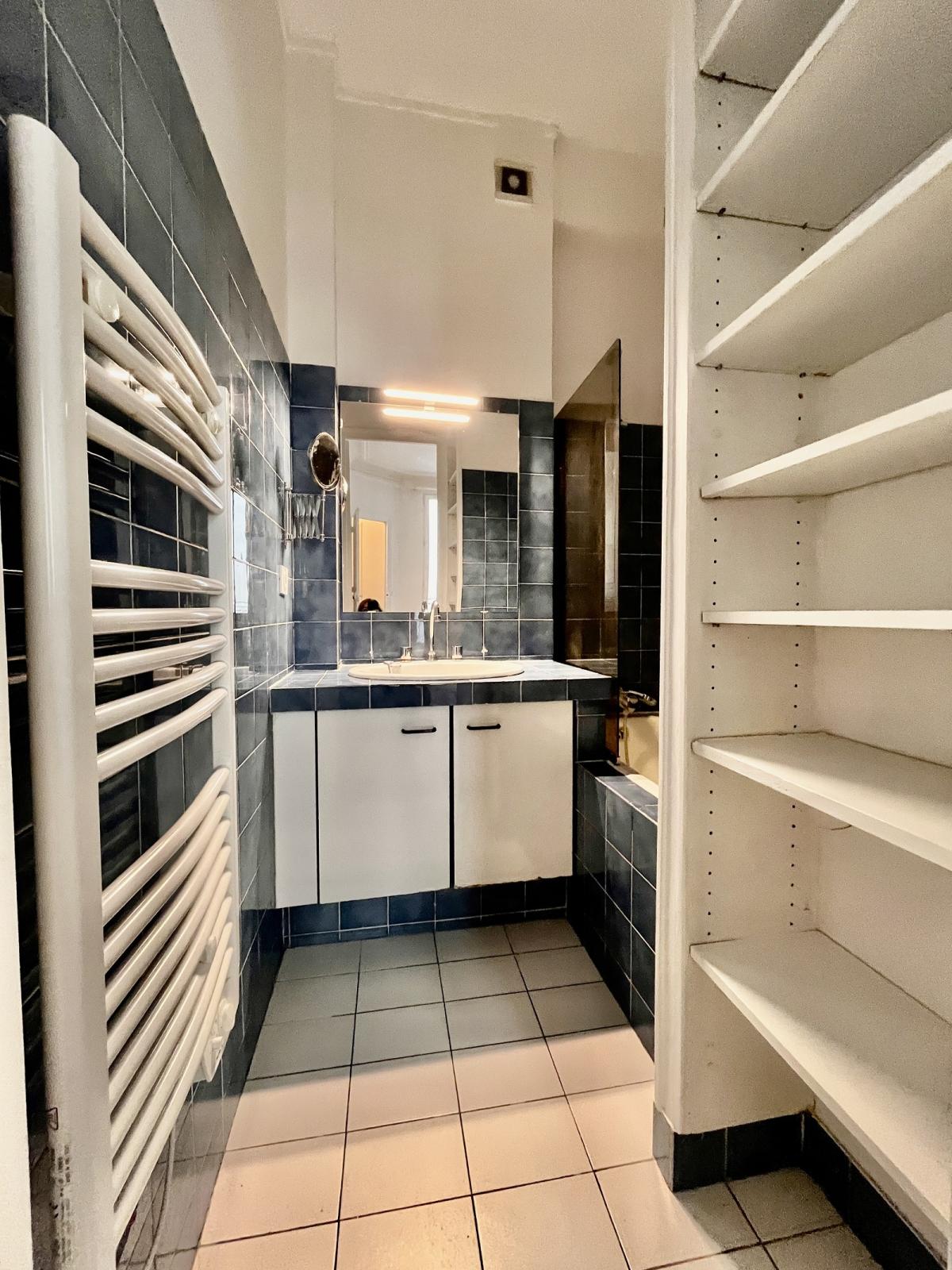 PARIS XVIIème  Villliers STUDIO 21,69m² 