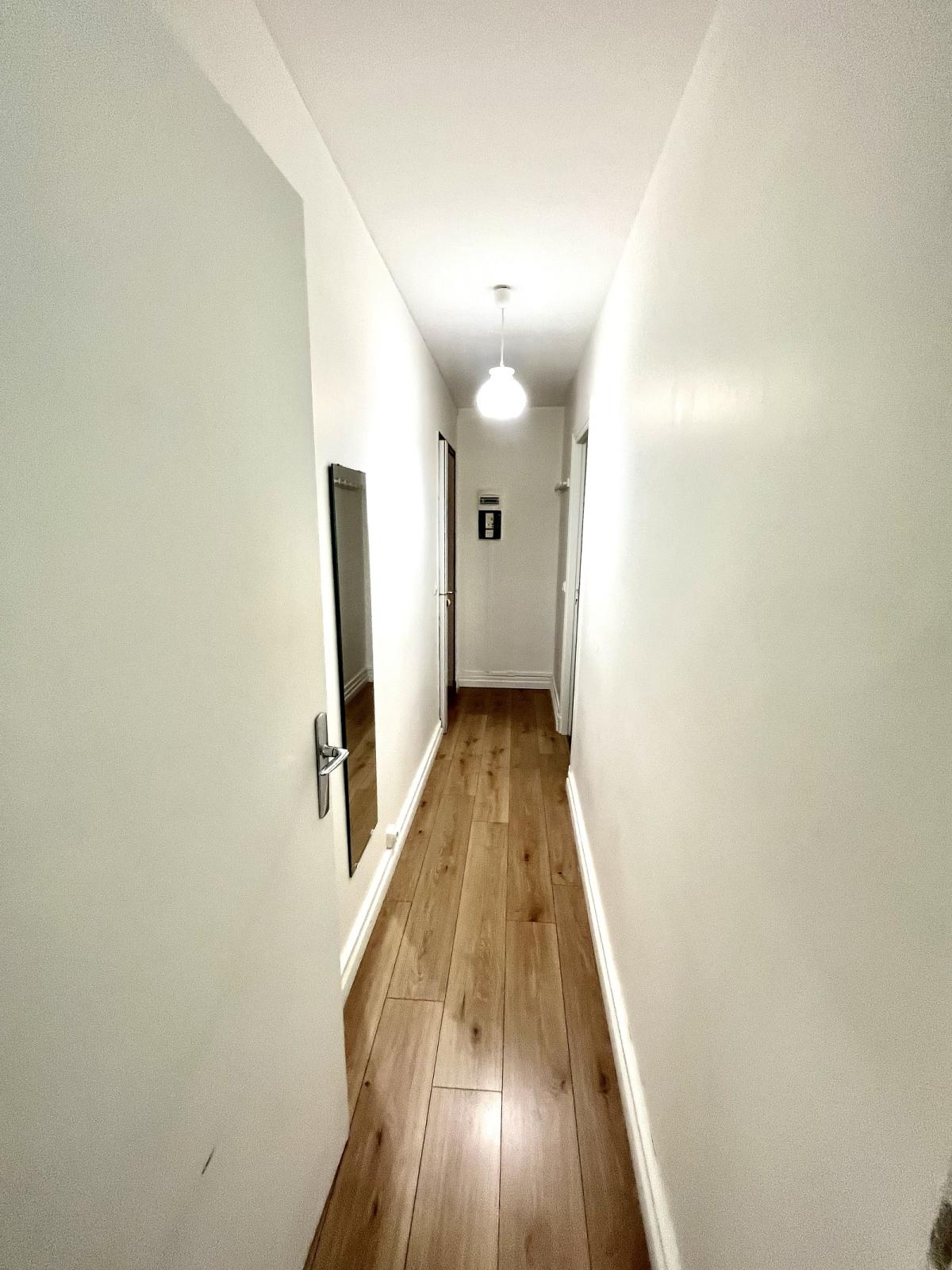 STUDIO MEUBLE 22m2  M°BOUCICAUT