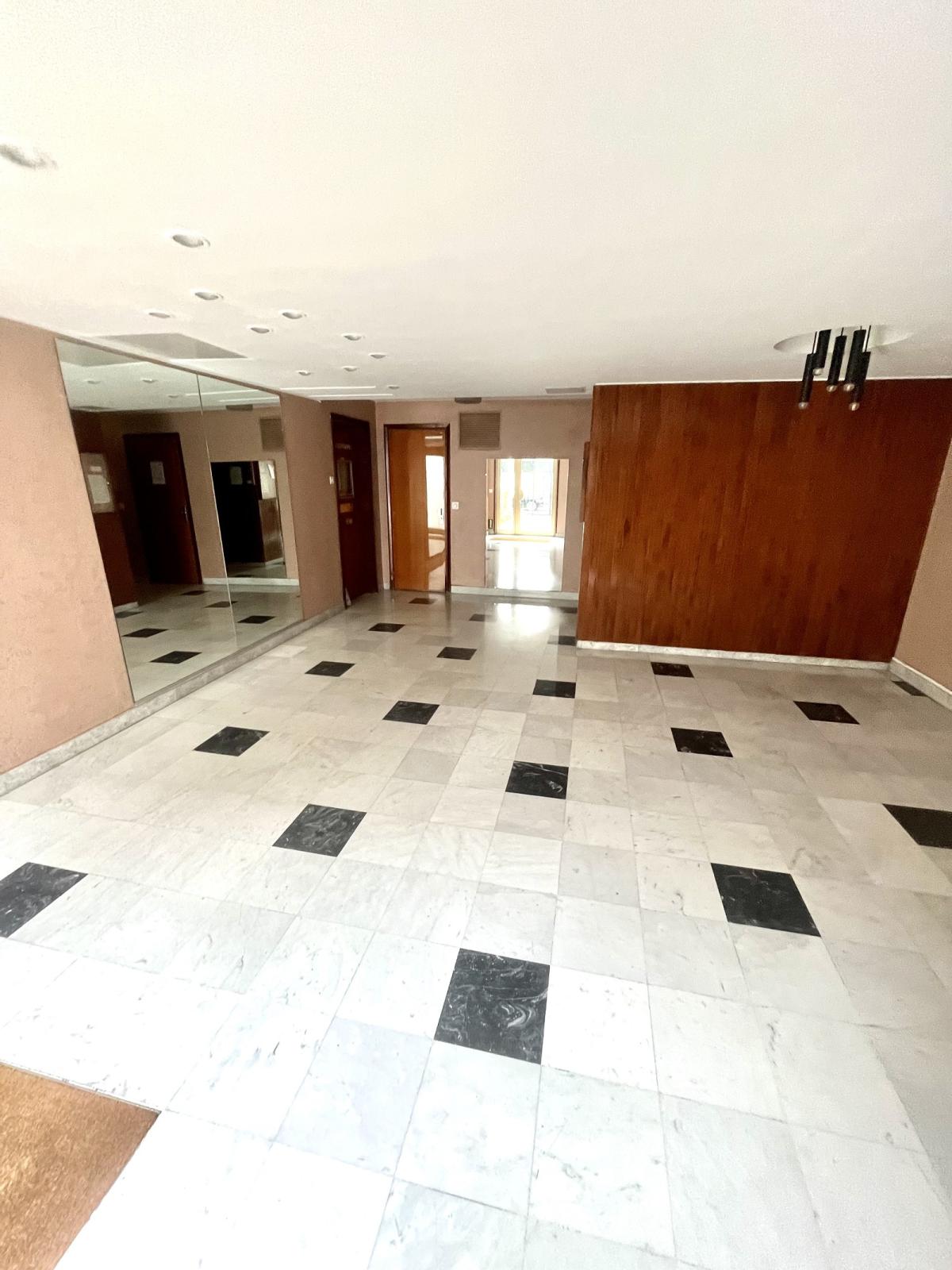STUDIO MEUBLE 22m2  M°BOUCICAUT