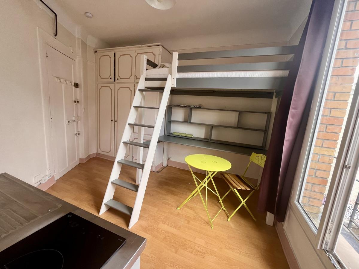 A LOUER STUDIO 12.36m²  PARIS XIIIème 