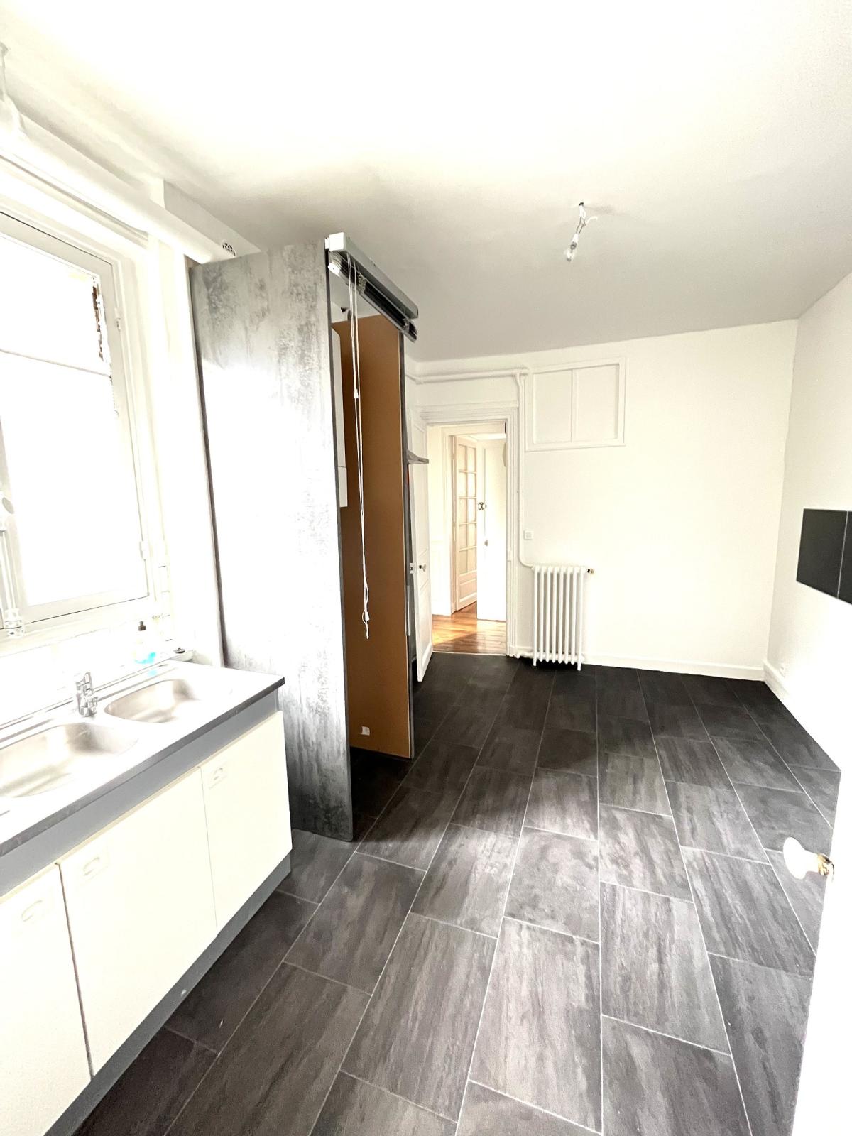 3 PIECES RUE POIRIER DE NARCAY 75014 PARIS 