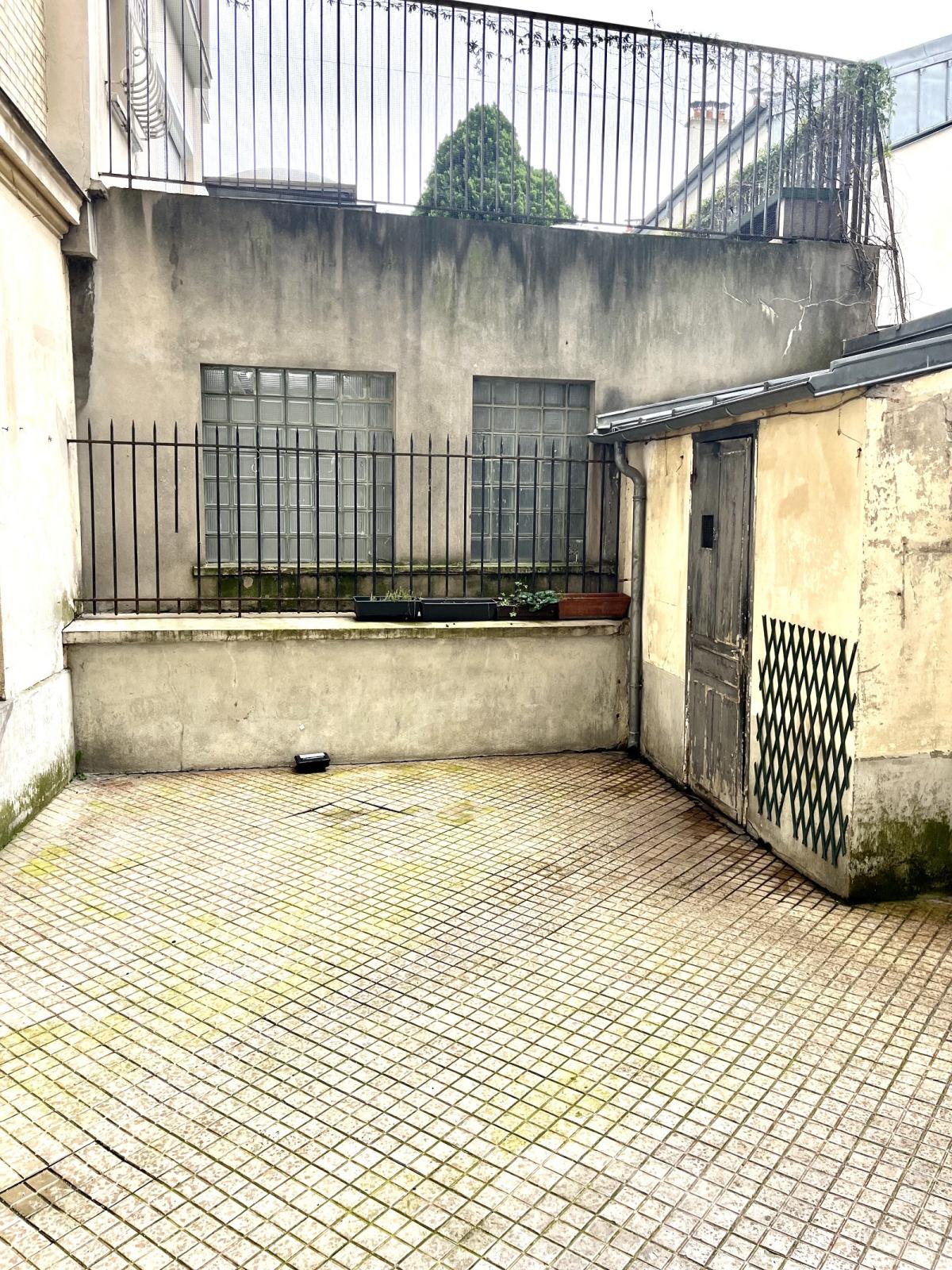 Paris XVème métro Charles Michels, Studio de 22,96m²