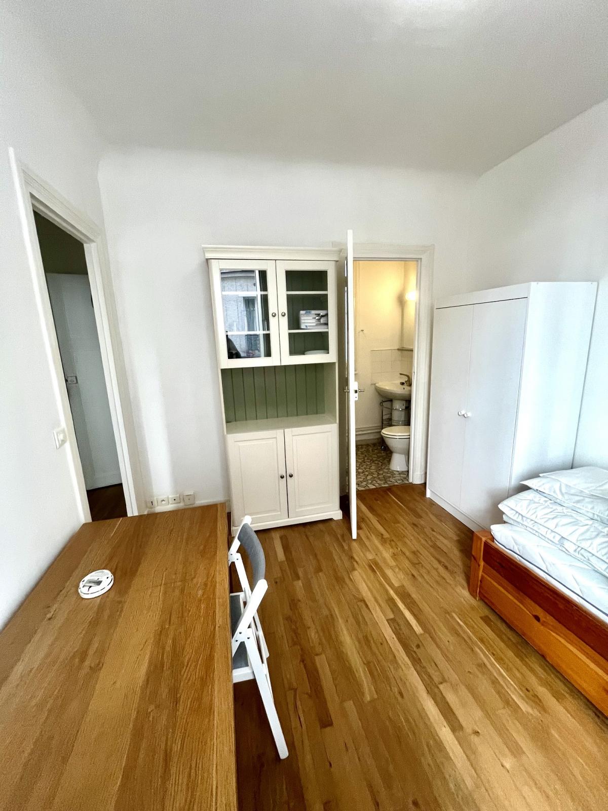 A LOUER 75017 PARIS TERNES STUDIO MEUBLE