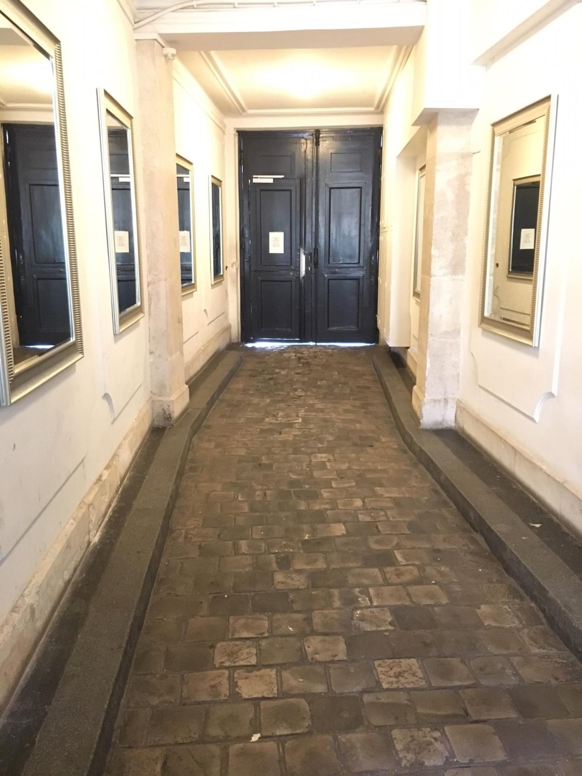 Paris Xème, Métro Belleville, Beau 2 Pièces ensoleillé