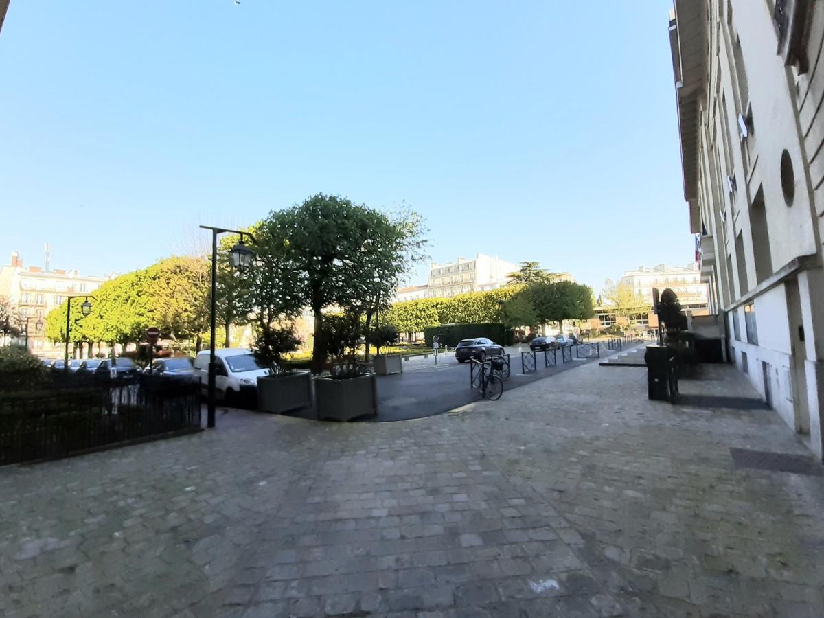 PLACE CHARLES DIGEON  3 PIECES 