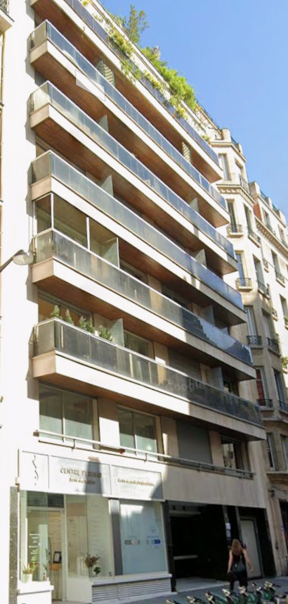 A LOUER 3 Pièces 85.25m² Paris XVIIème. Parc Monceau BALCONS -CAVE -PARKING