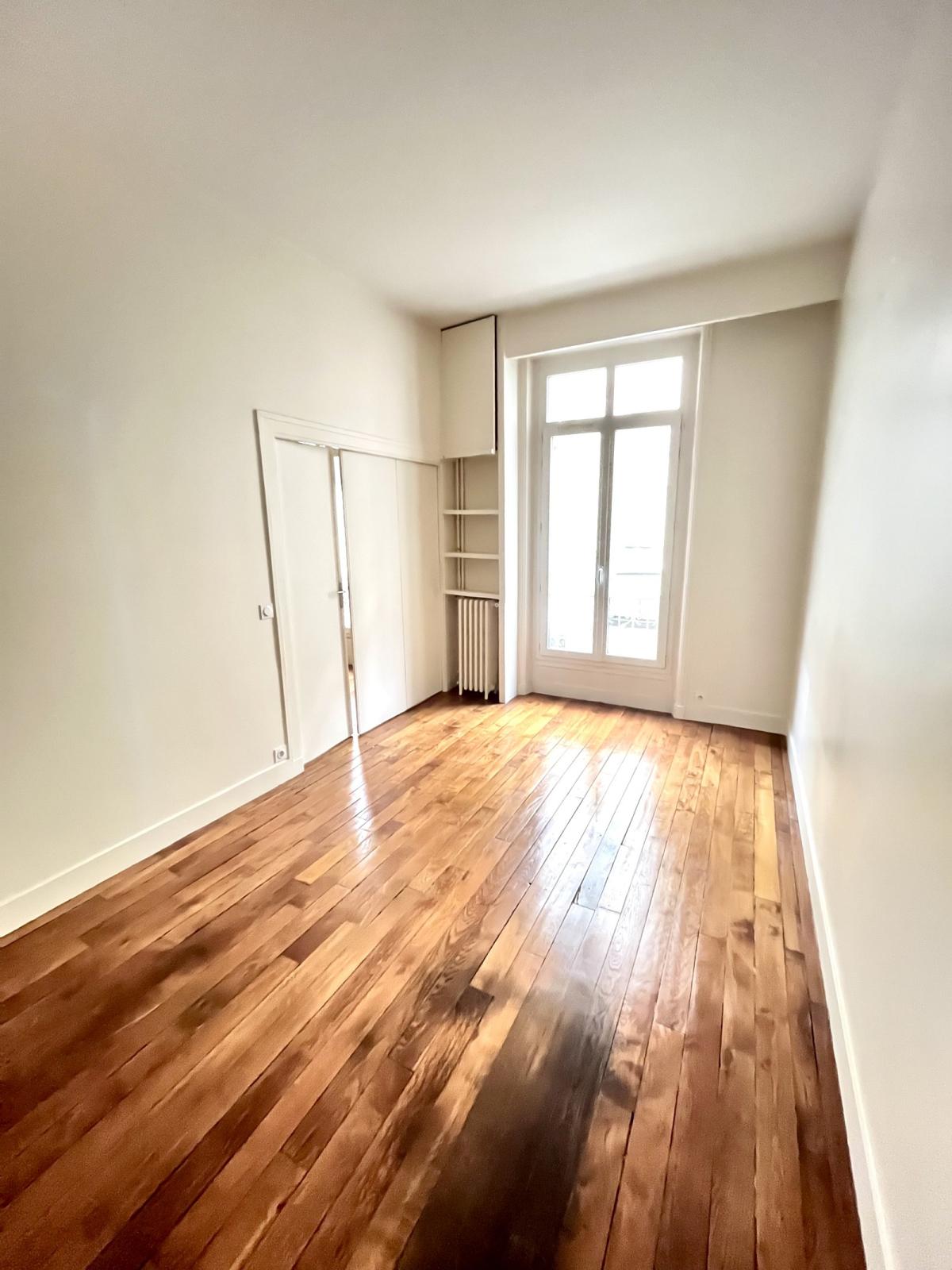 Paris XIIème, Métro Ledru Rollin, Grand 2 pièces de 56,48 m²