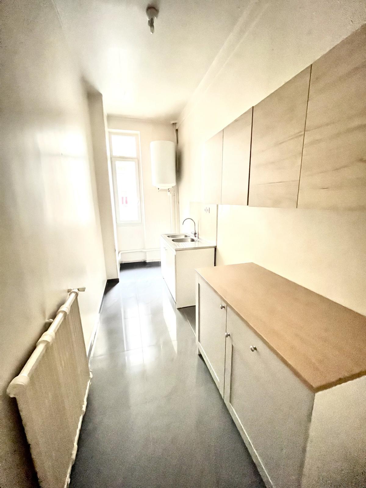 Paris XIIème, Métro Ledru Rollin, Grand 2 pièces de 56,48 m²