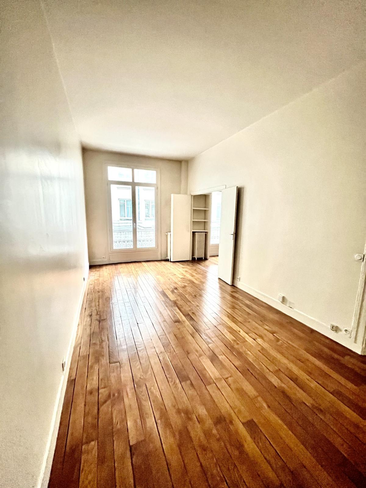 Paris XIIème, Métro Ledru Rollin, Grand 2 pièces de 56,48 m²