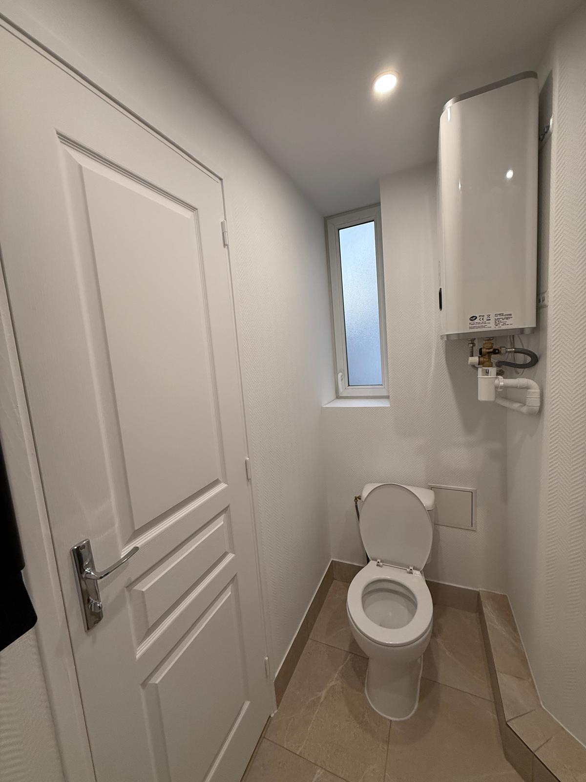 A LOUER STUDIO 18.47m² PARIS XVème. REFAIT NEUF