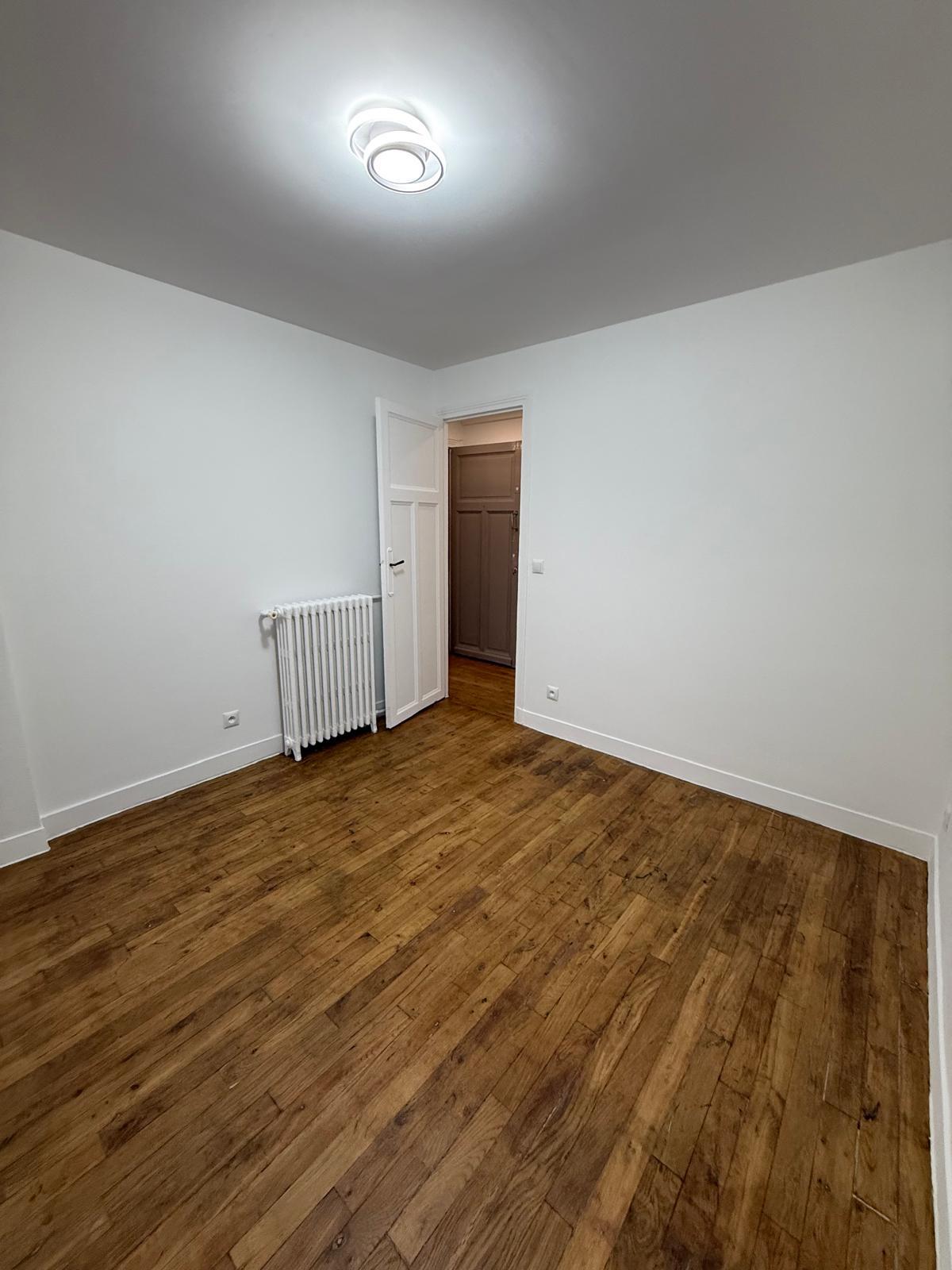 A LOUER STUDIO 18.47m² PARIS XVème. REFAIT NEUF